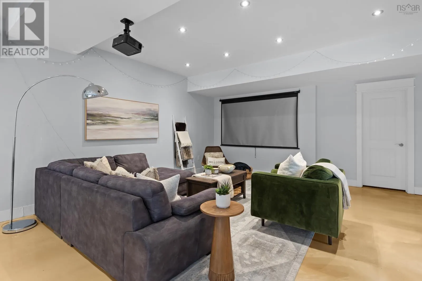 212 Voyageur Way