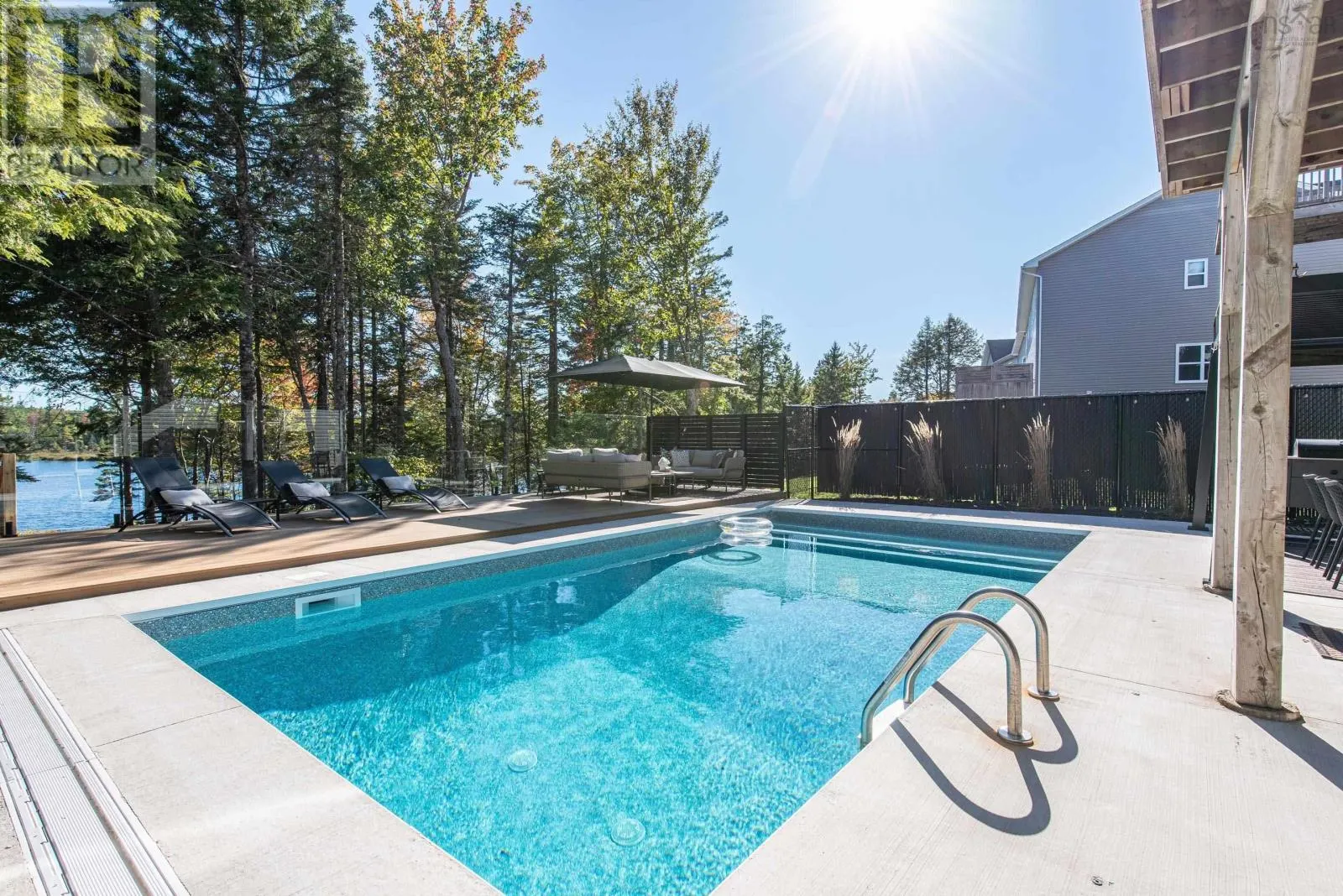 212 Voyageur Way