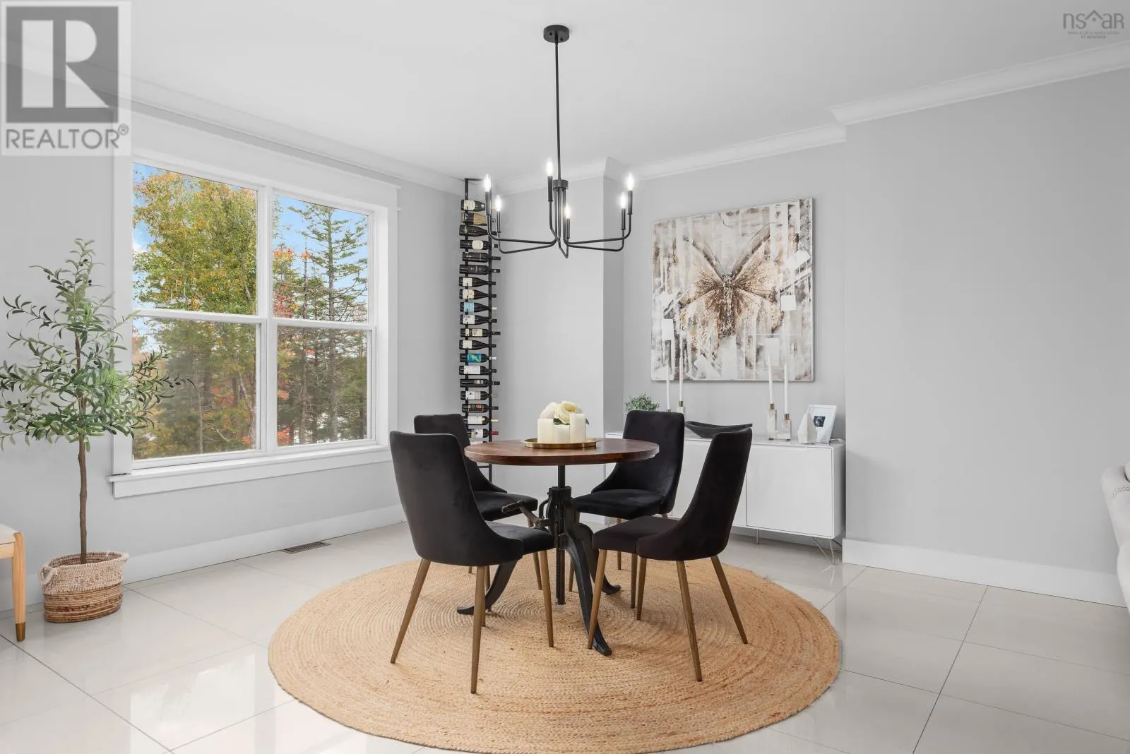 212 Voyageur Way