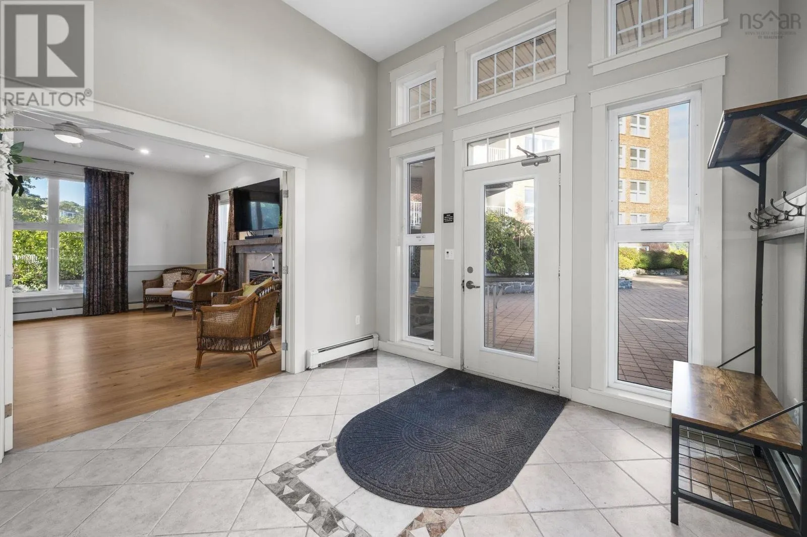 106 99 Waterfront Drive