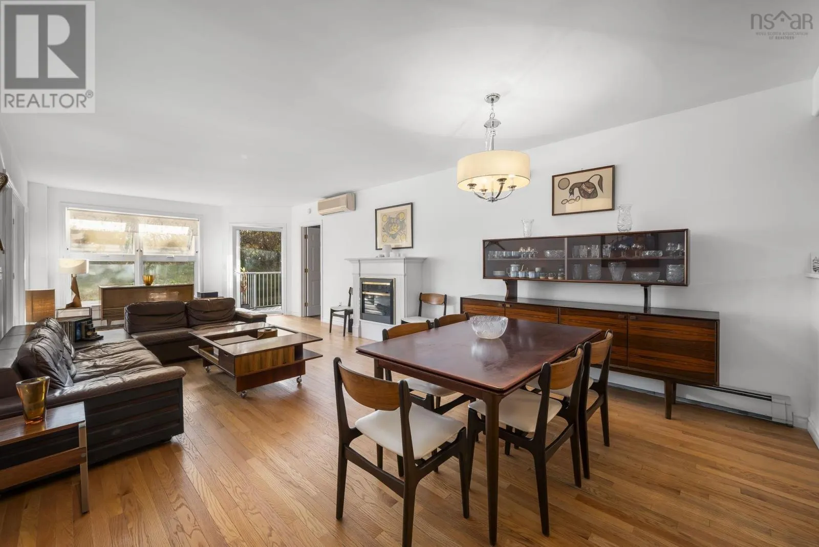 106 99 Waterfront Drive