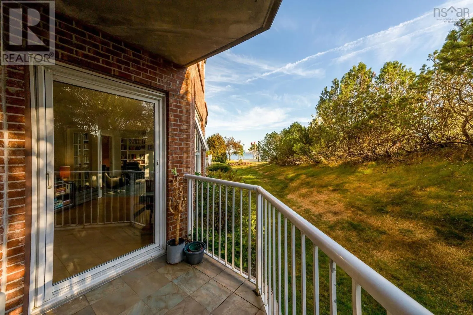 106 99 Waterfront Drive