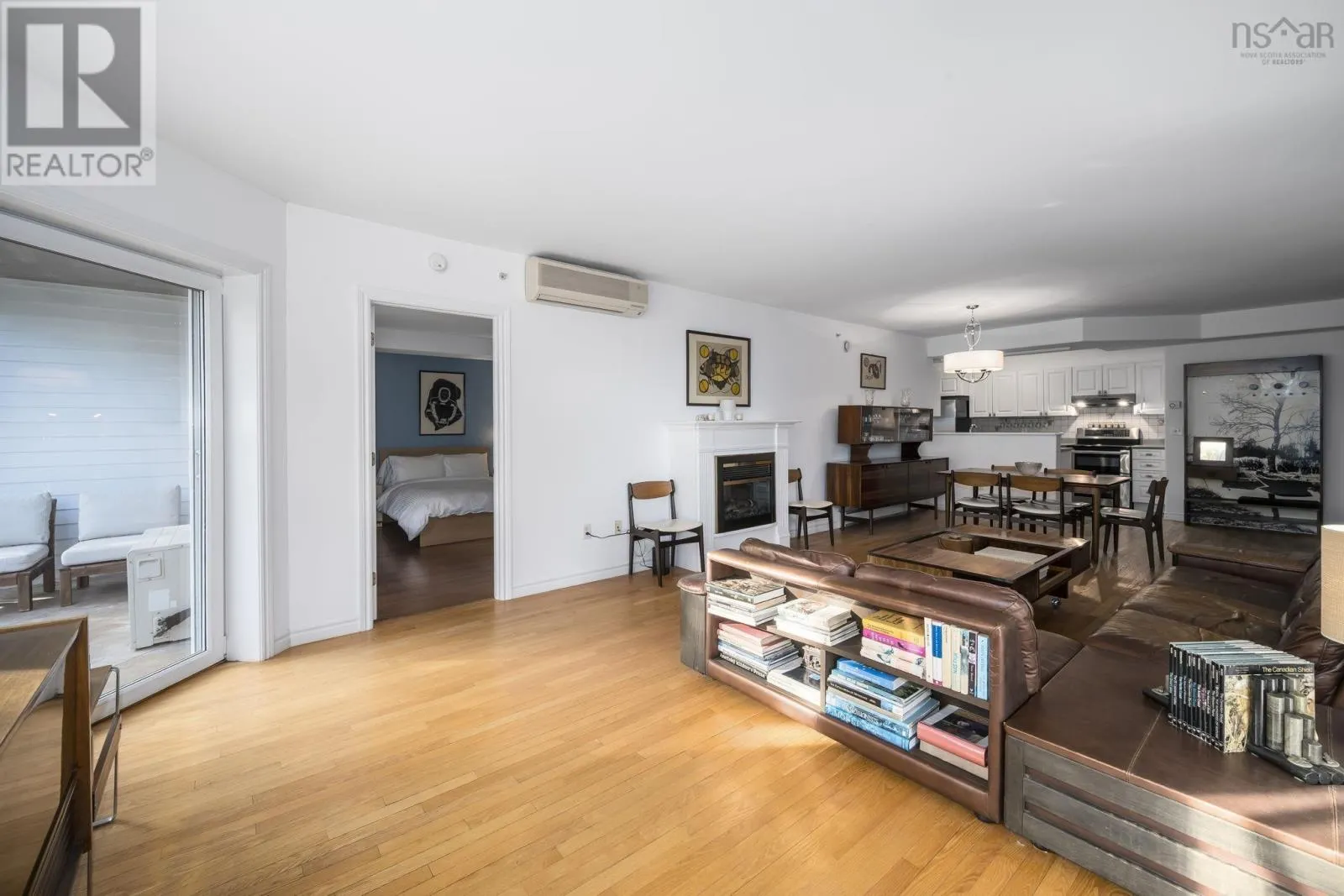 106 99 Waterfront Drive