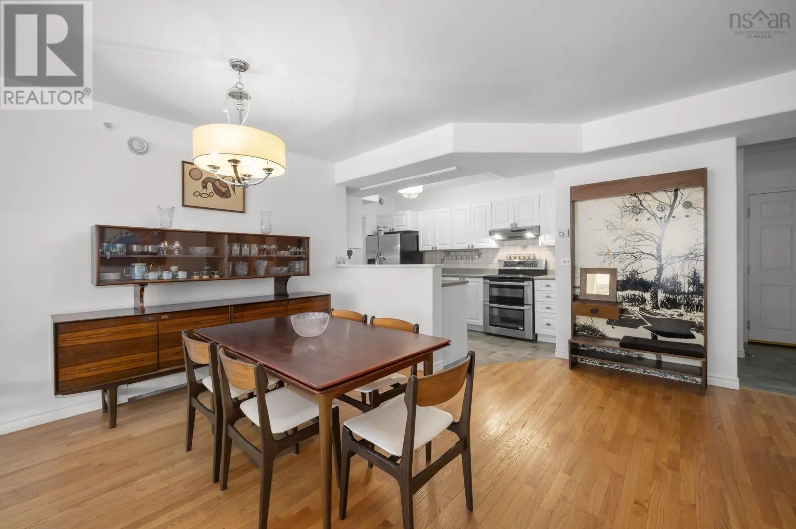 106 99 Waterfront Drive
