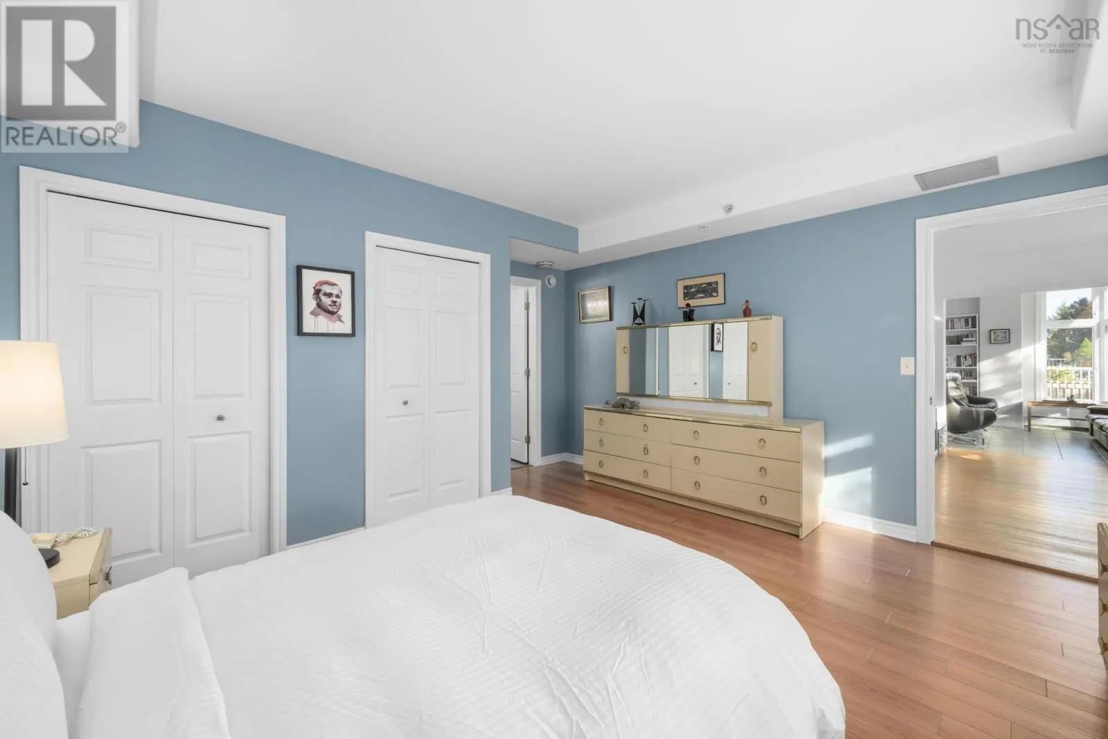 106 99 Waterfront Drive