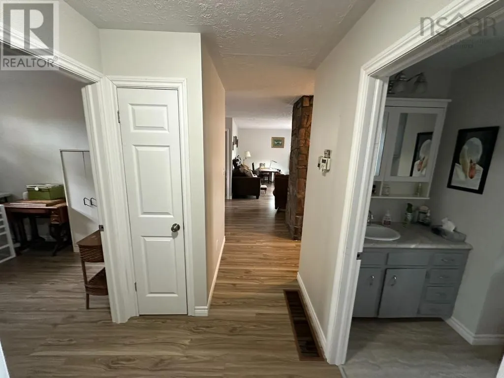 2807 Pinecrest Drive|Hayes Subdivision
