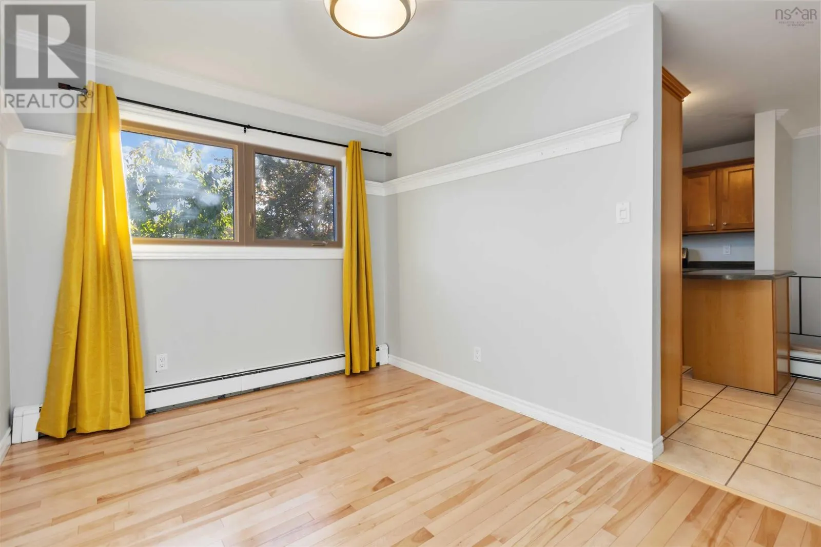 77 Tangmere Crescent