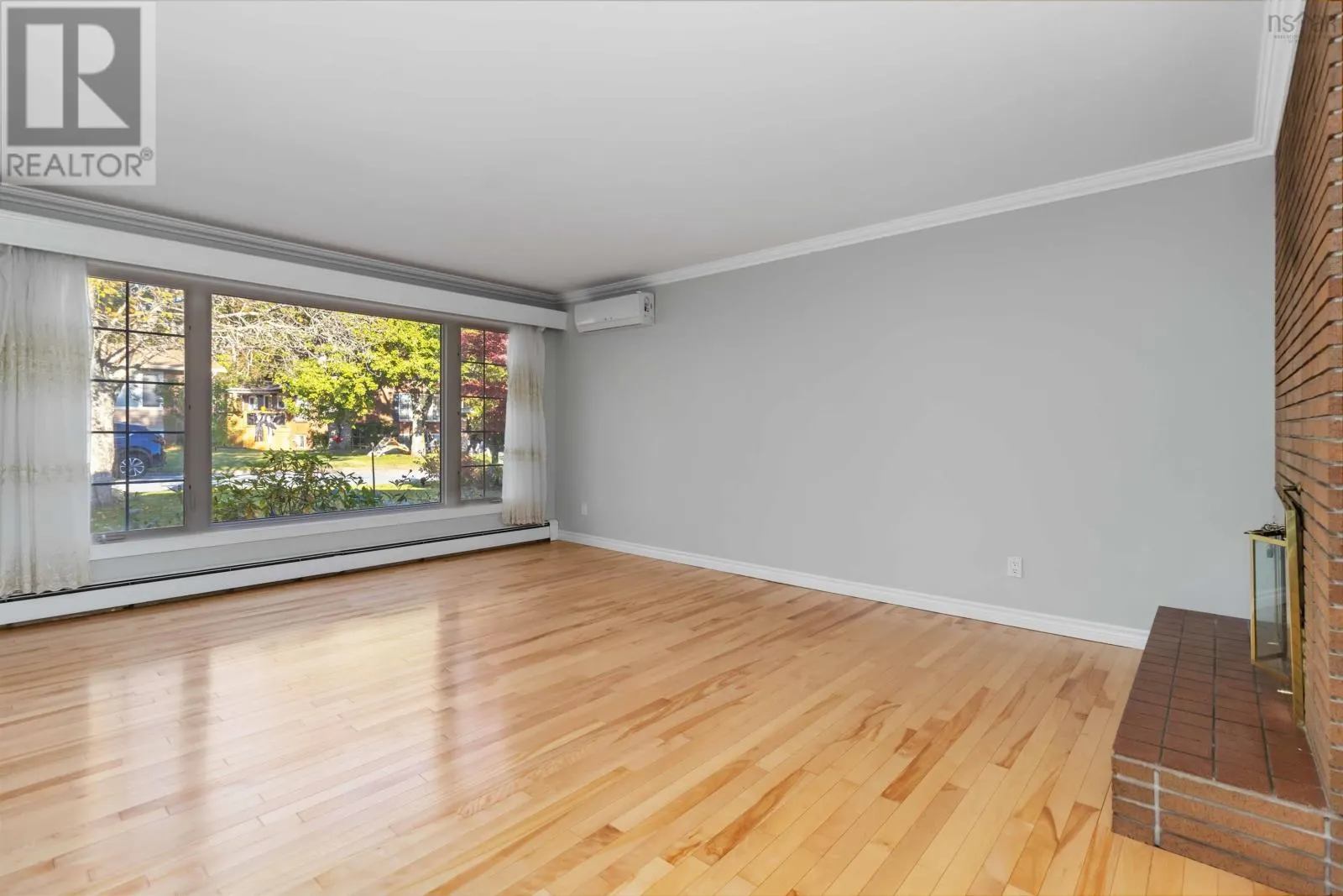 77 Tangmere Crescent