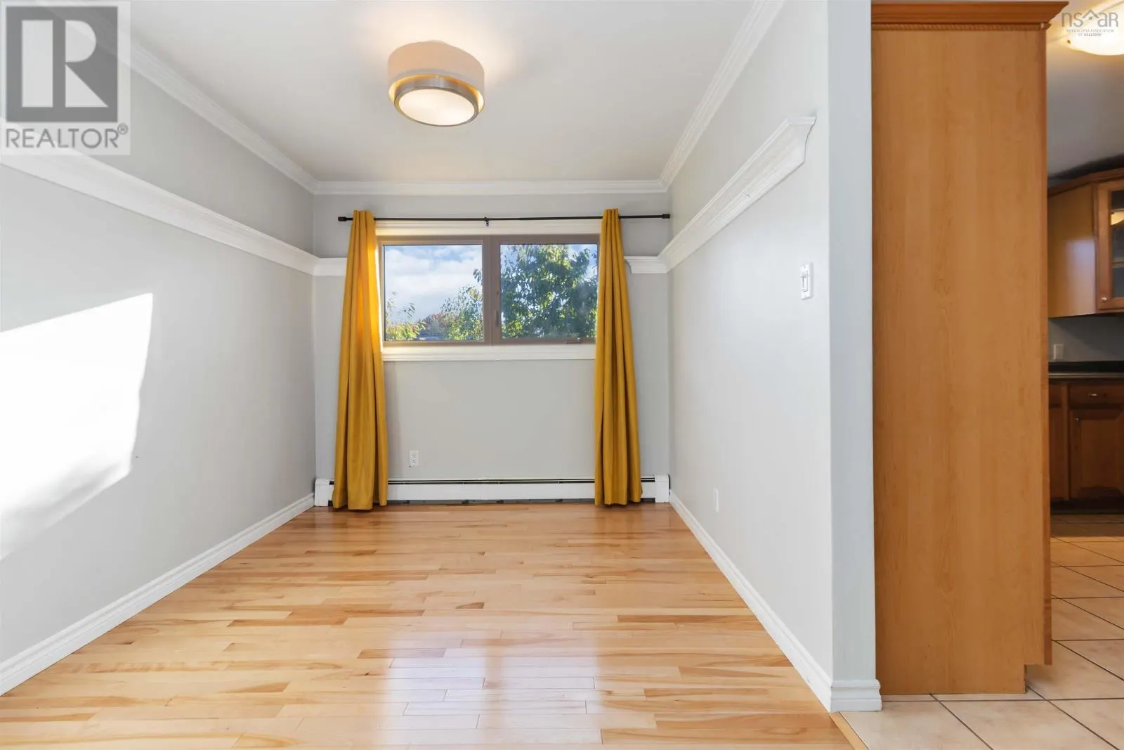77 Tangmere Crescent