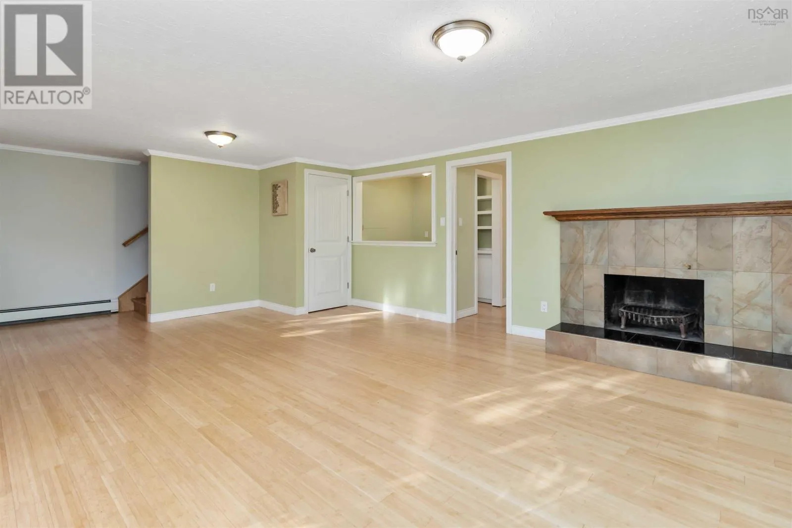 77 Tangmere Crescent