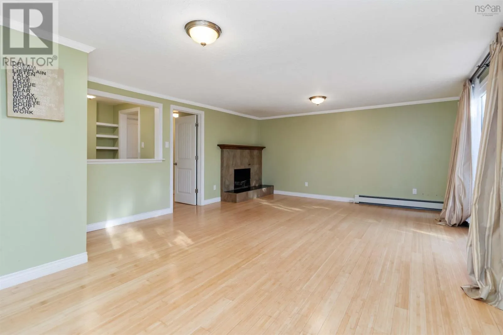 77 Tangmere Crescent