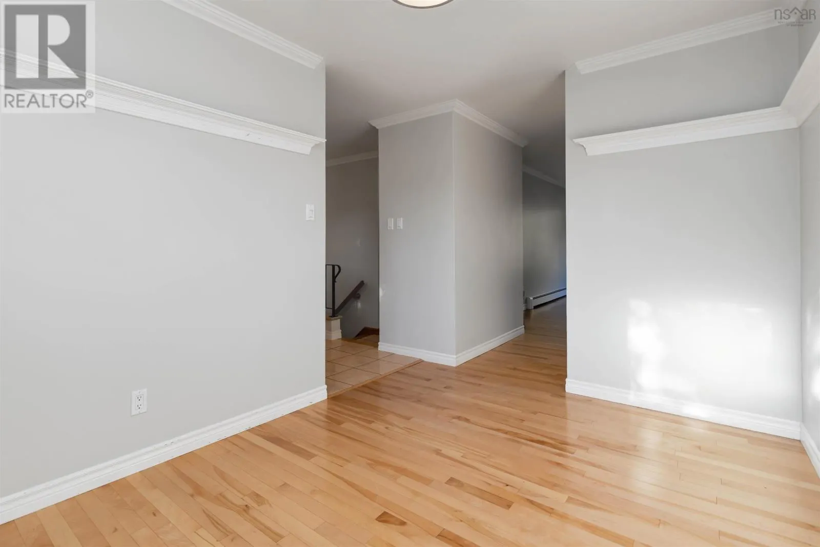 77 Tangmere Crescent