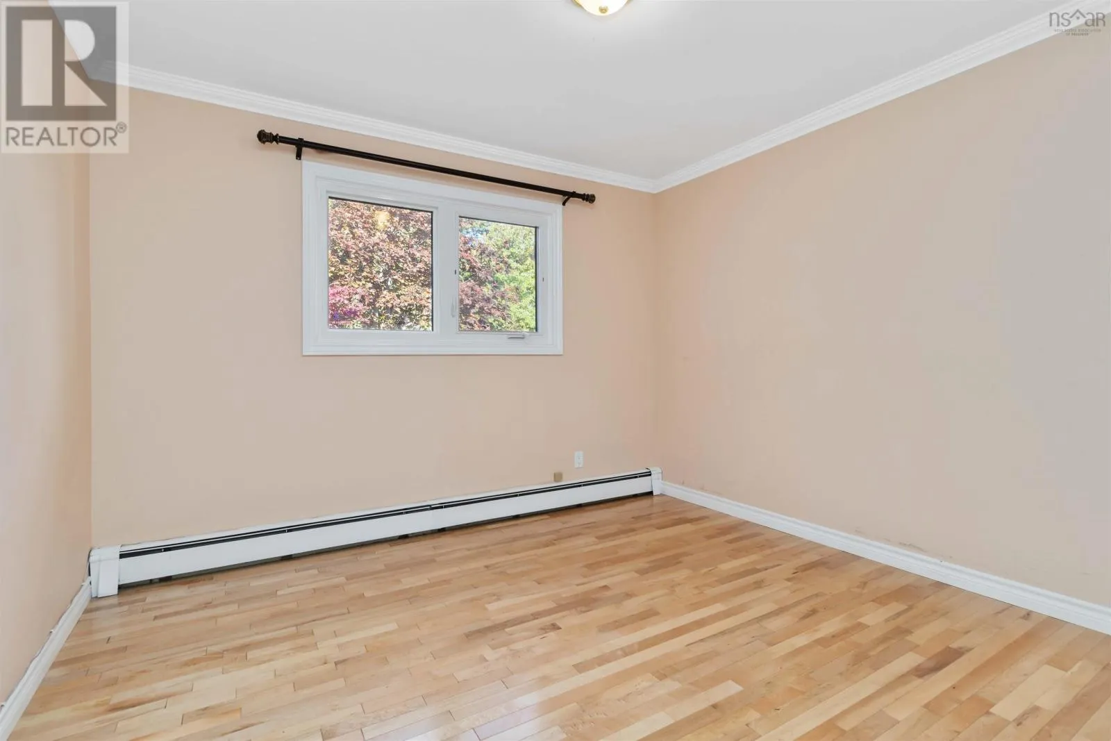 77 Tangmere Crescent