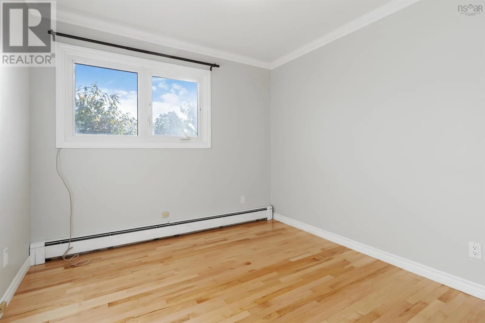 77 Tangmere Crescent