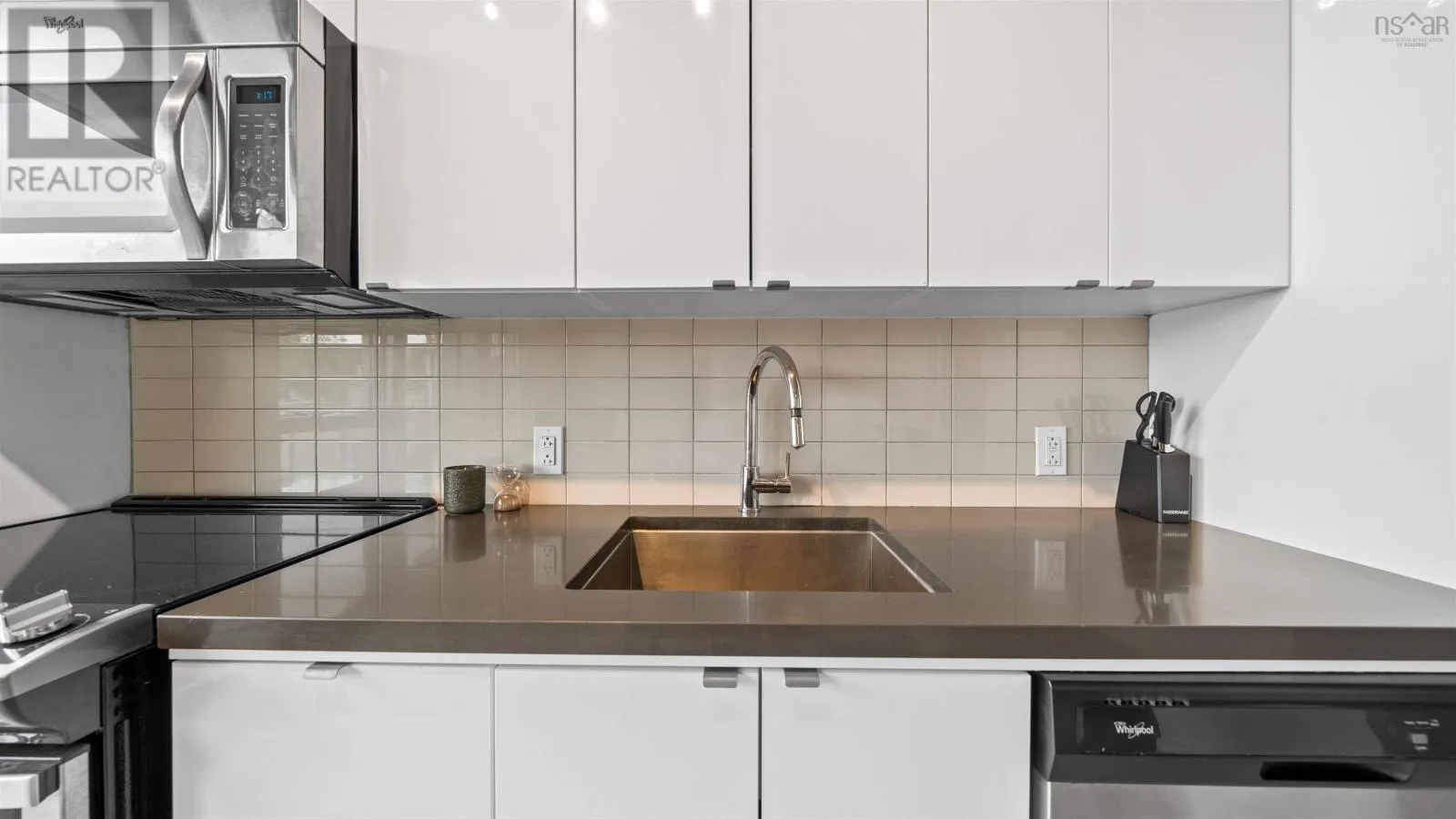 406 1065 Barrington Street