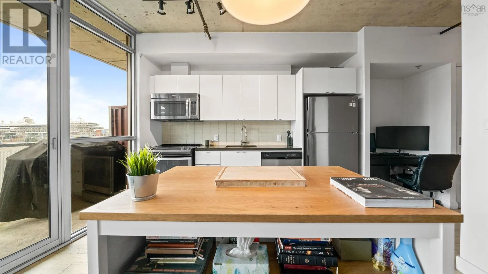406 1065 Barrington Street
