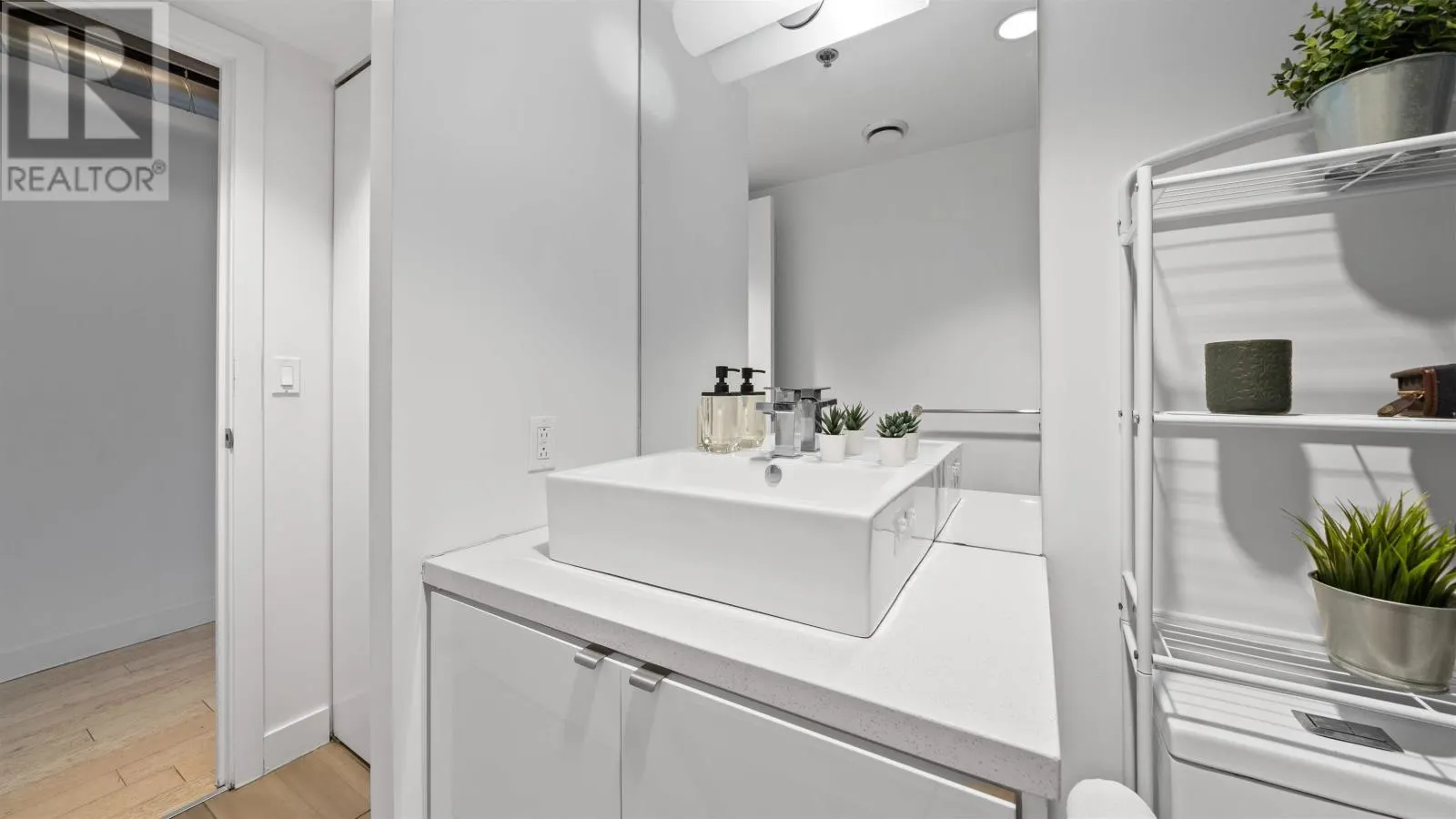 406 1065 Barrington Street