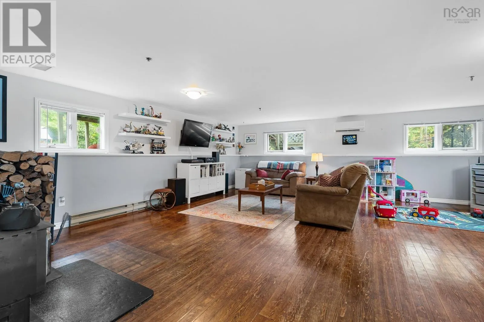 8 Arthur Joseph Drive