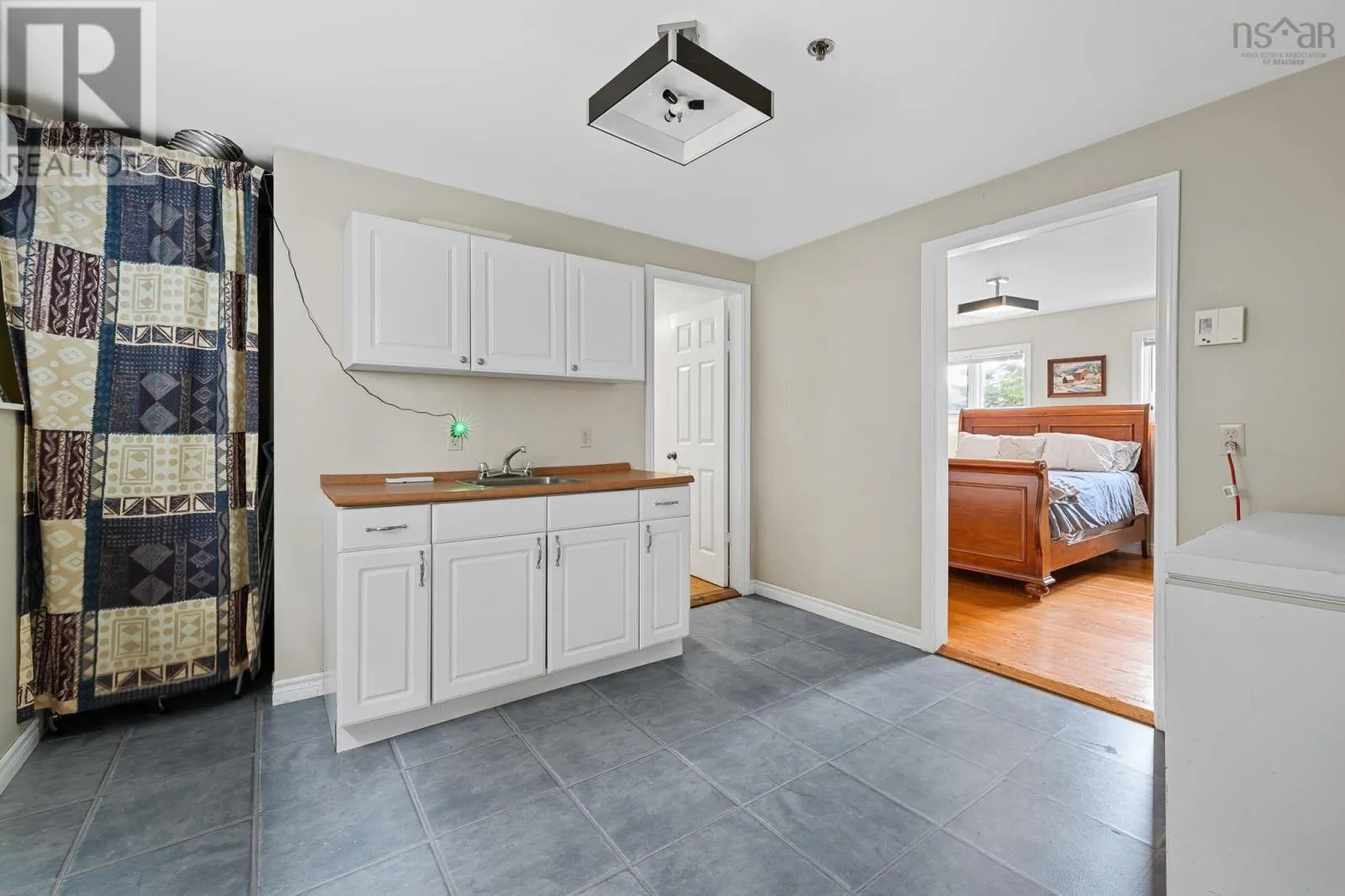 8 Arthur Joseph Drive
