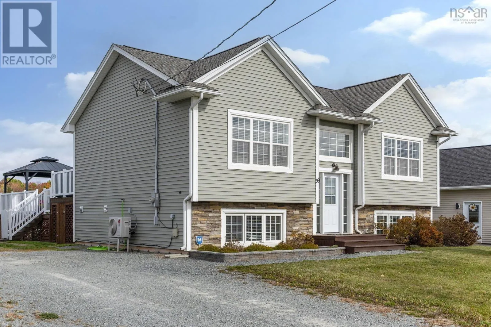39 Ridge Avenue