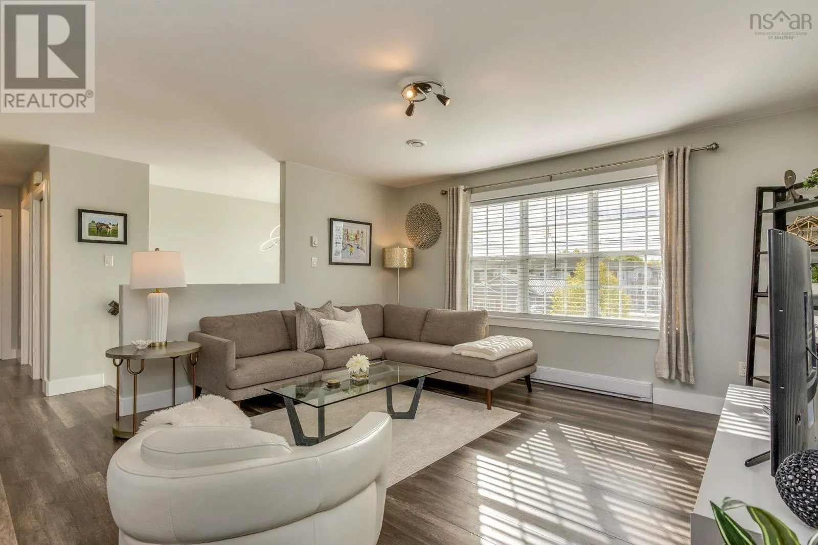39 Ridge Avenue
