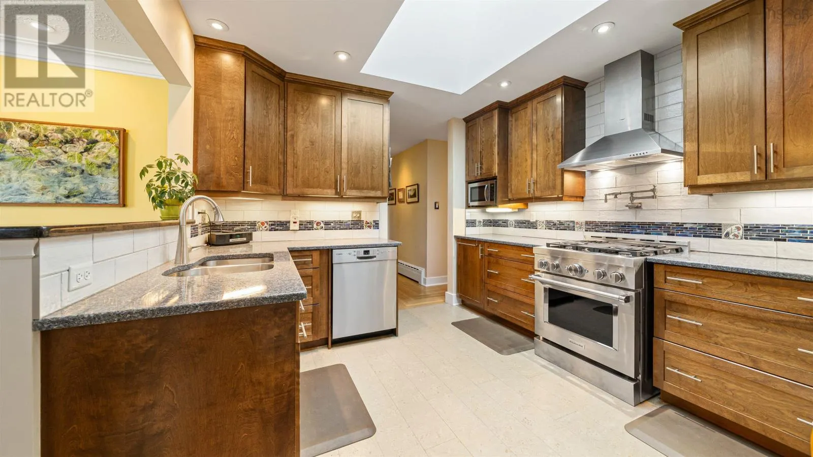 15 Lakeview Avenue