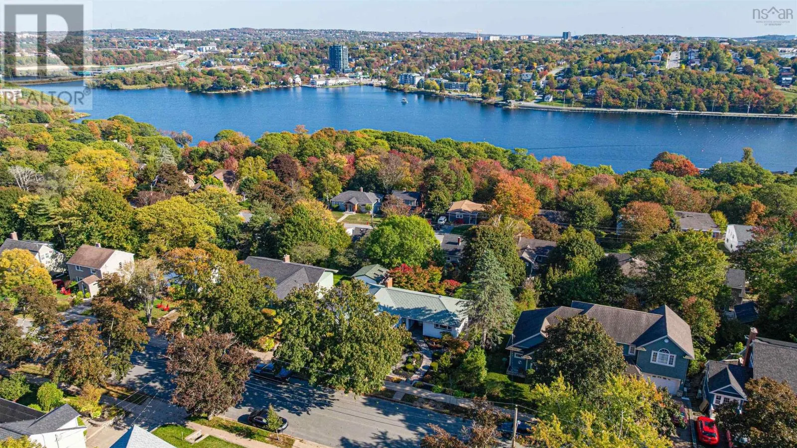 15 Lakeview Avenue