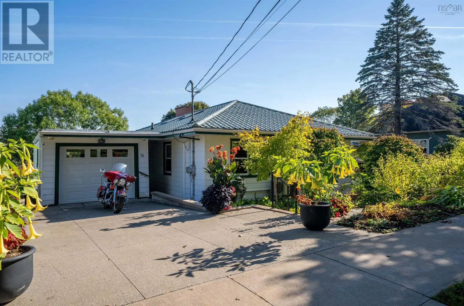 15 Lakeview Avenue