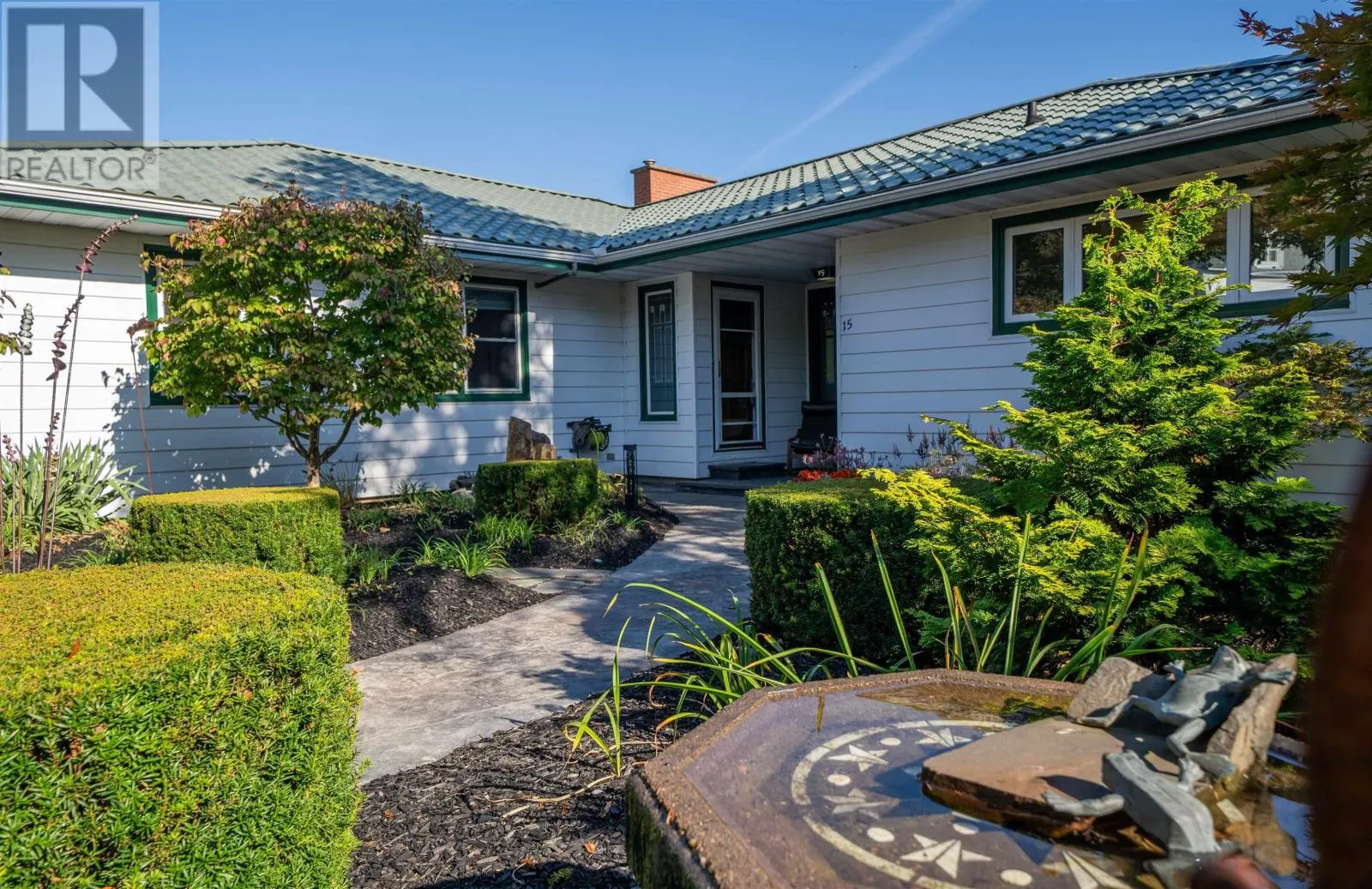 15 Lakeview Avenue