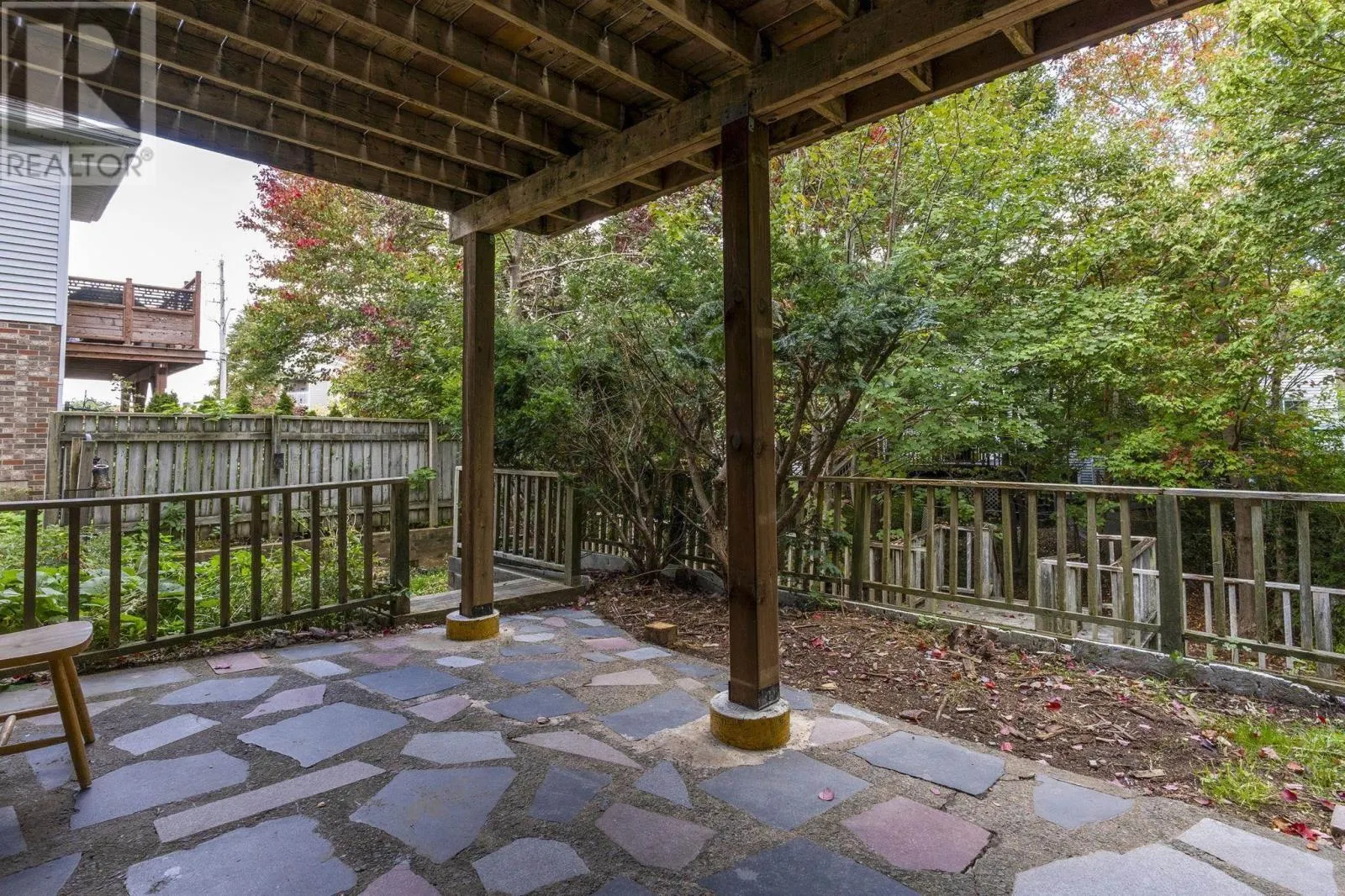 6 Amberwood Court