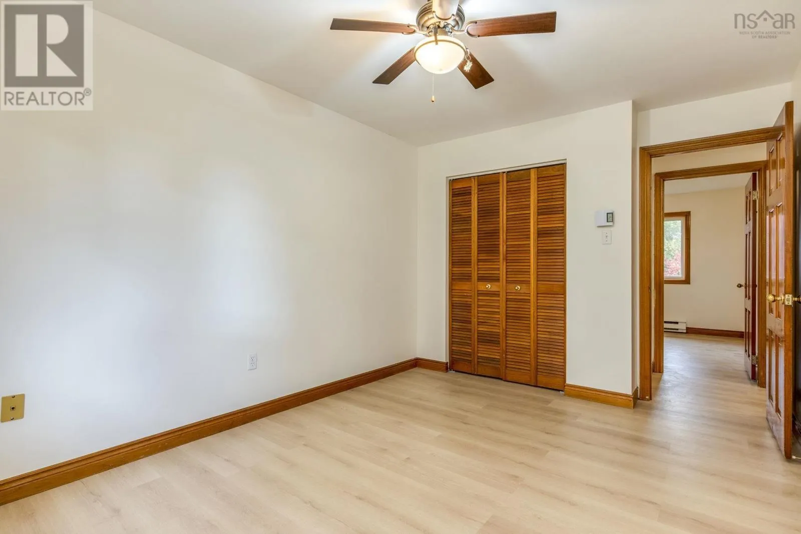 6 Amberwood Court