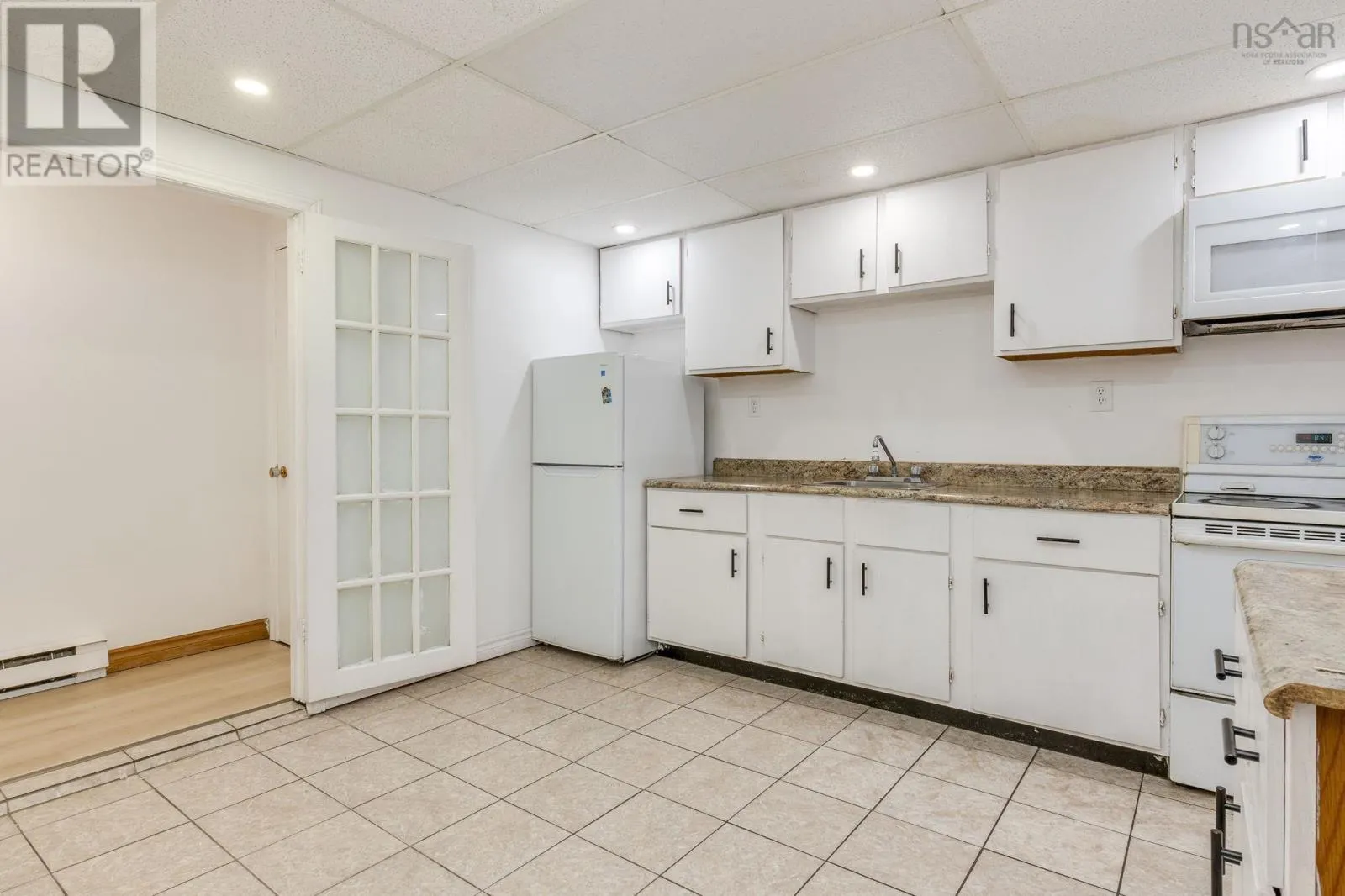 6 Amberwood Court