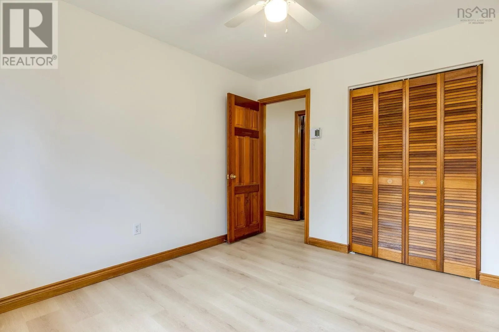 6 Amberwood Court