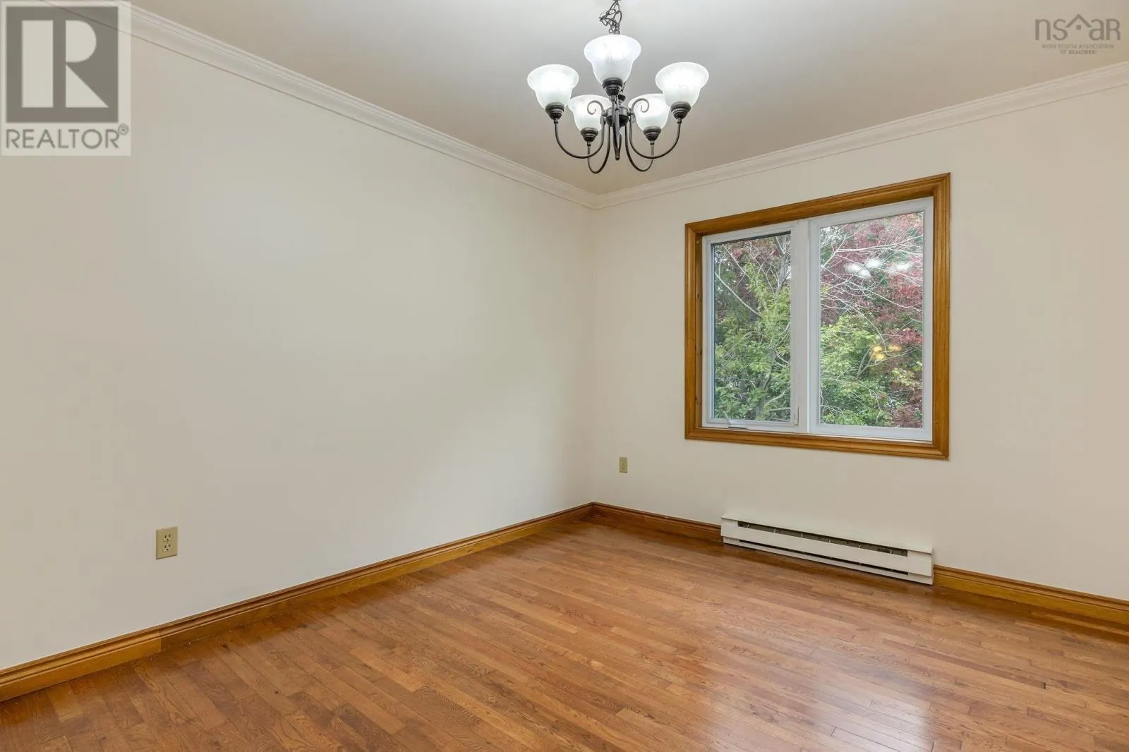 6 Amberwood Court
