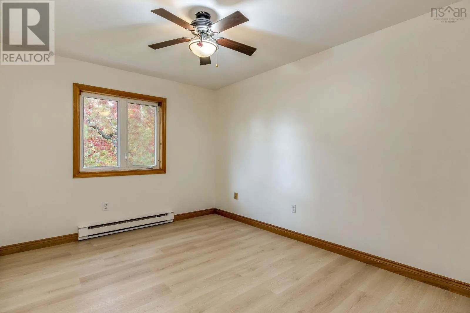 6 Amberwood Court