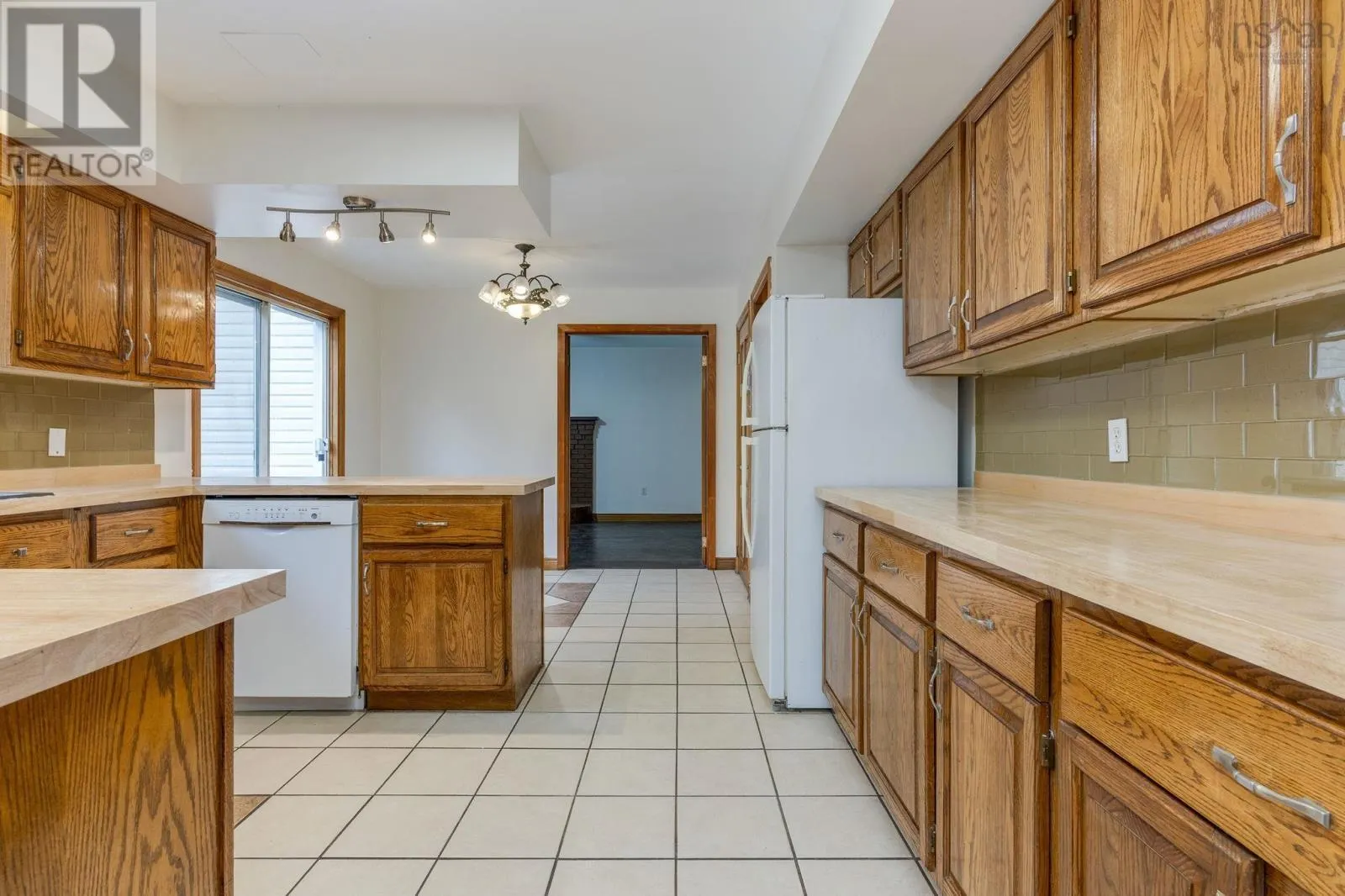 6 Amberwood Court