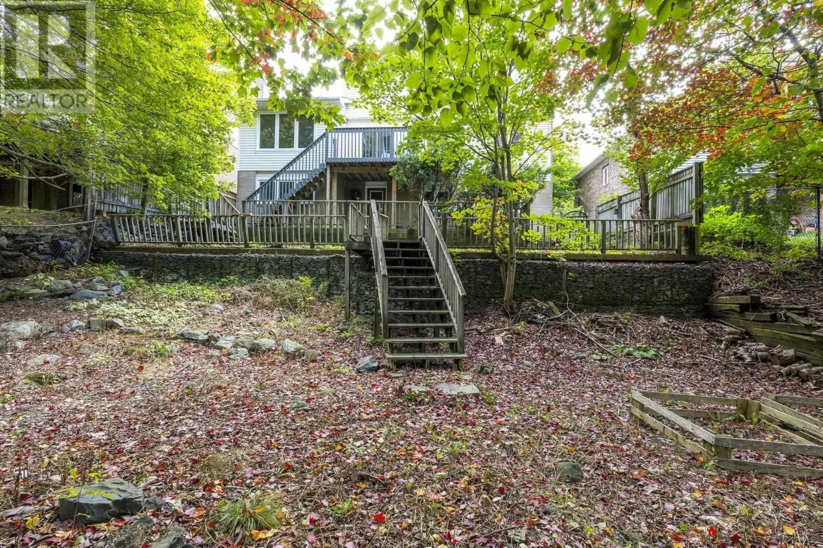 6 Amberwood Court
