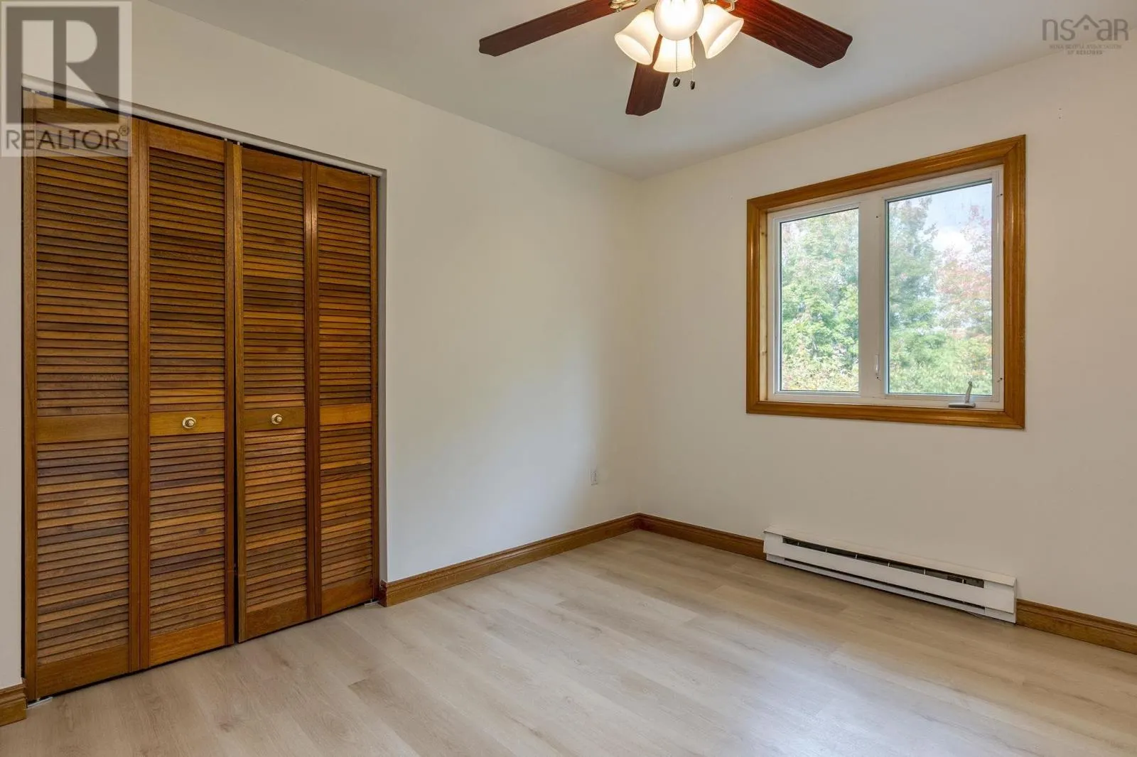 6 Amberwood Court