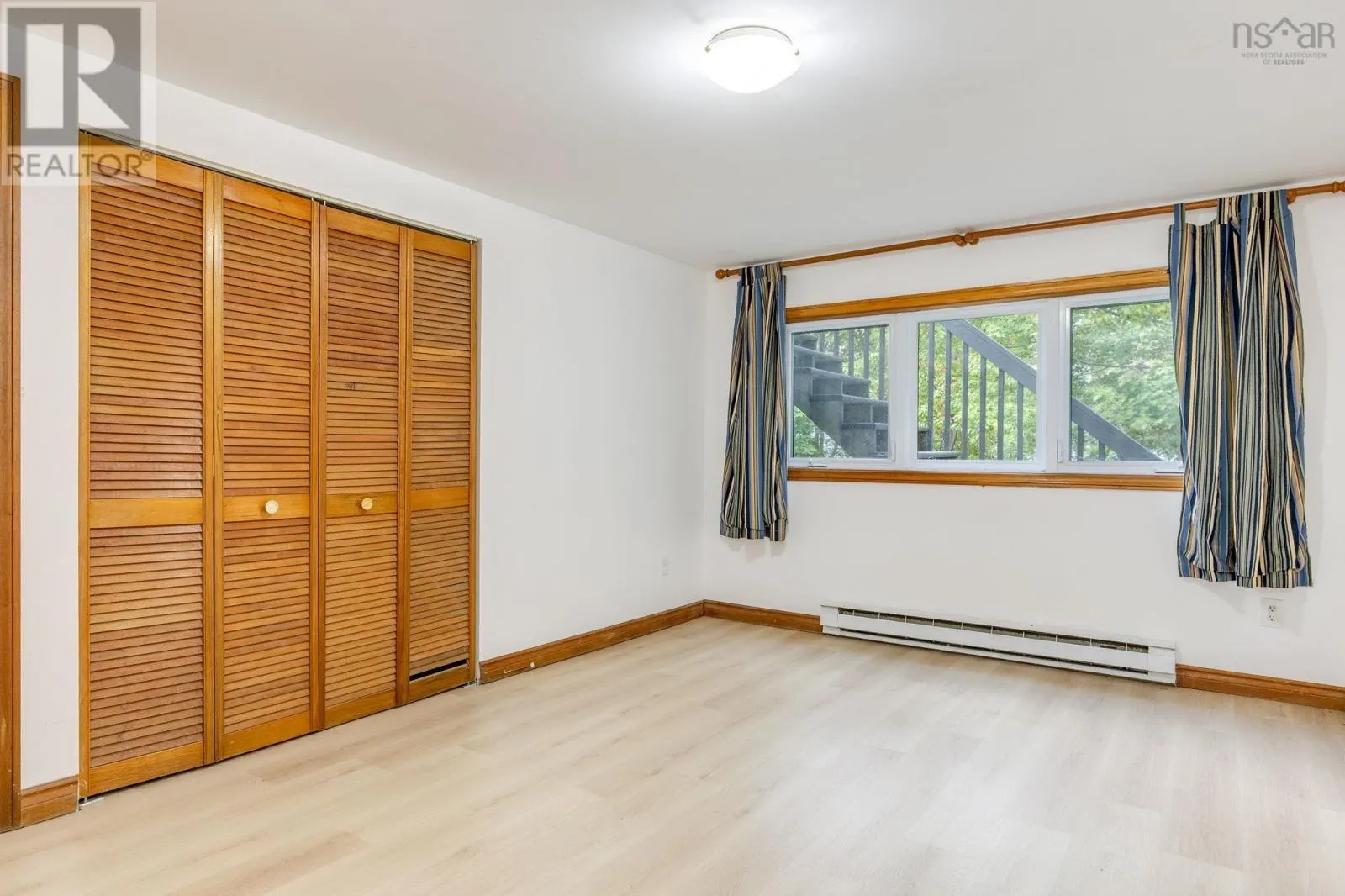 6 Amberwood Court