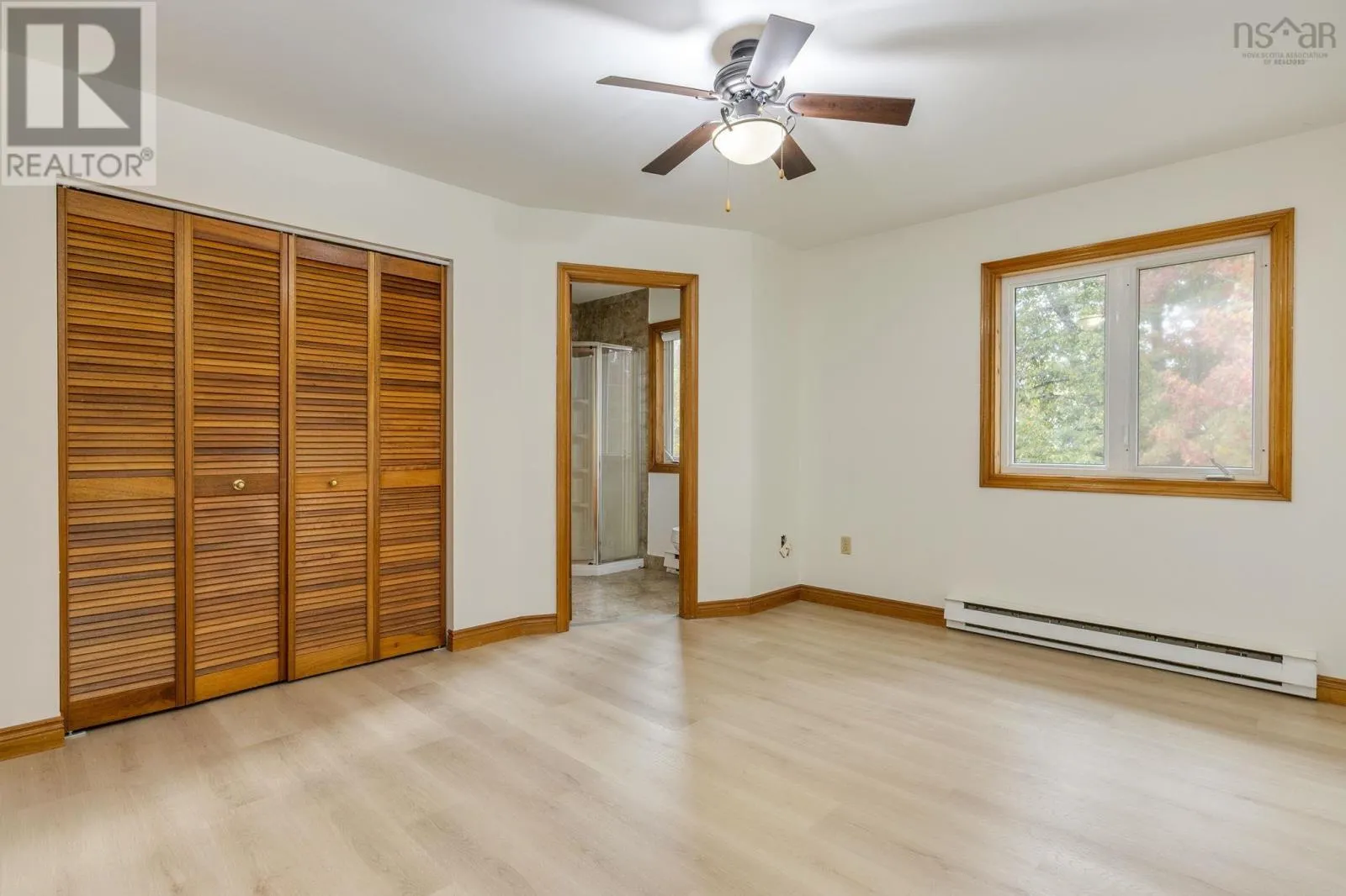6 Amberwood Court