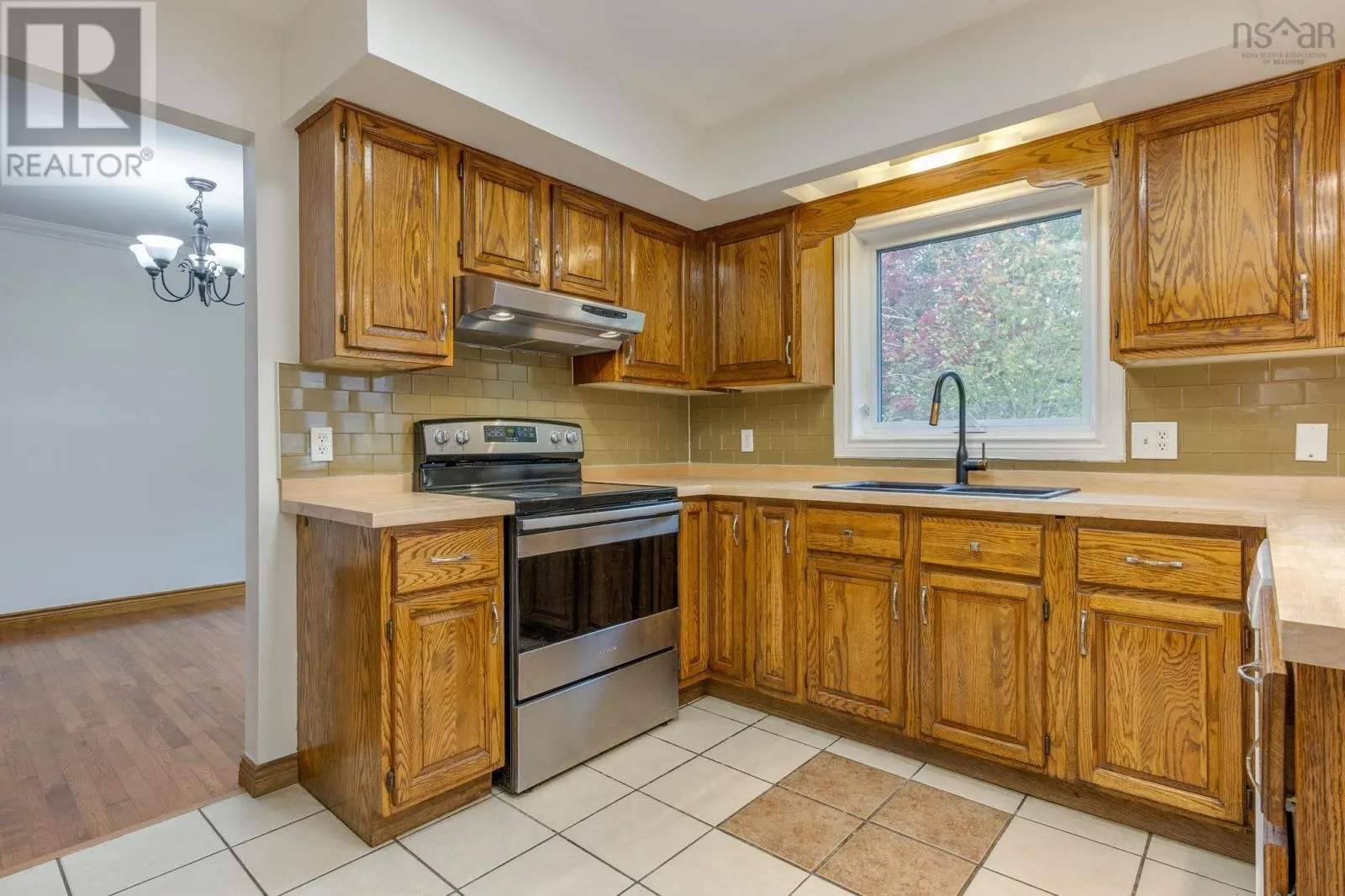 6 Amberwood Court
