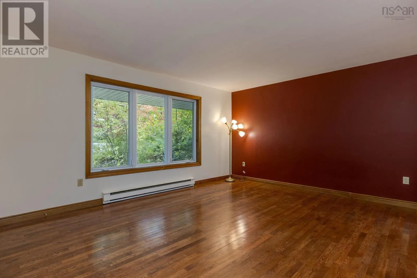 6 Amberwood Court