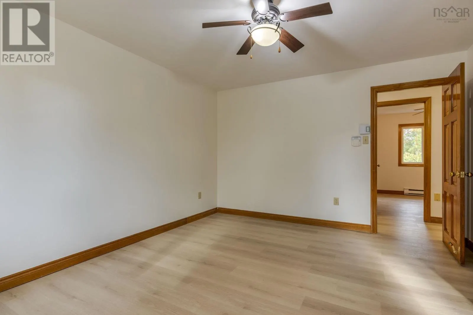 6 Amberwood Court