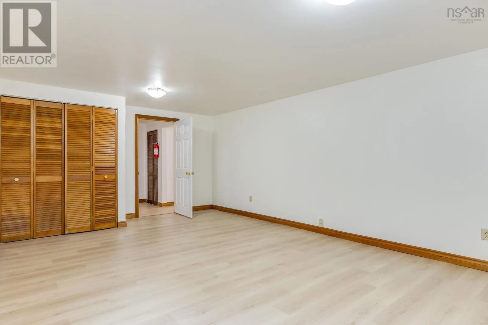 6 Amberwood Court