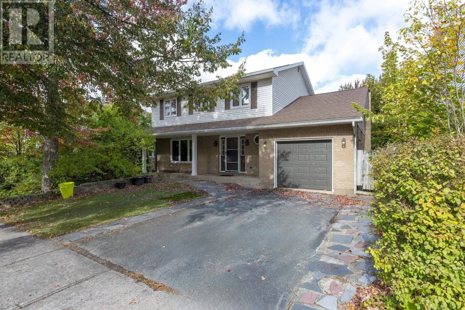 6 Amberwood Court