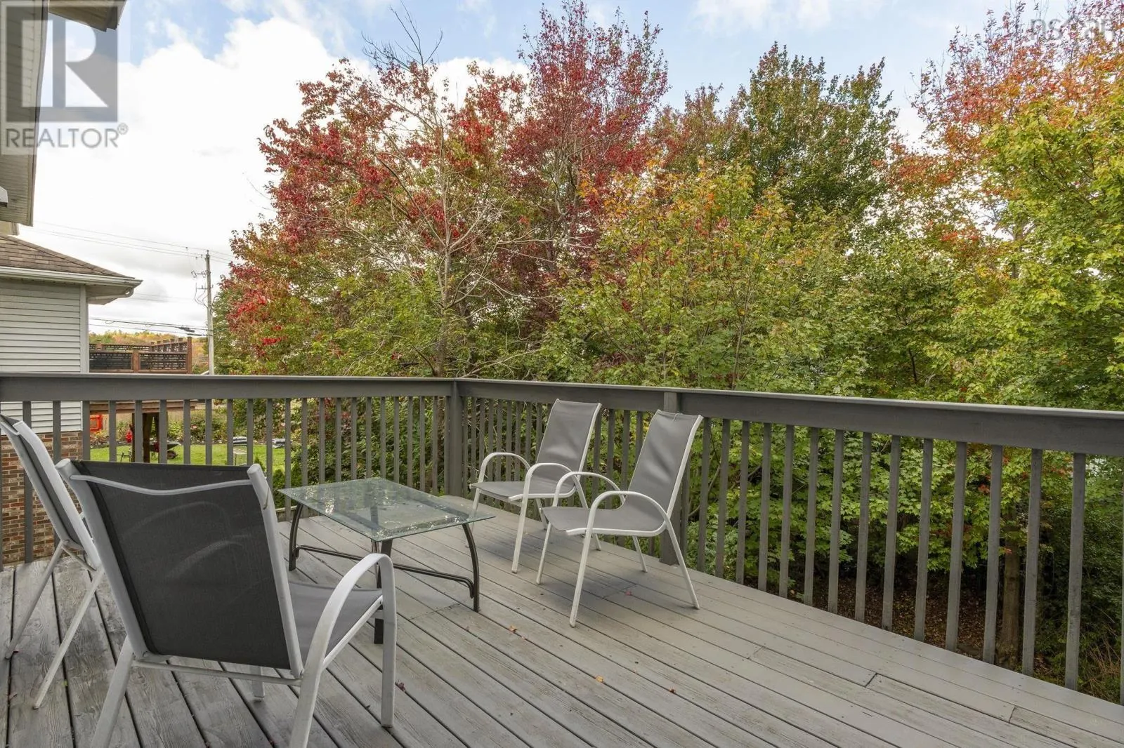 6 Amberwood Court