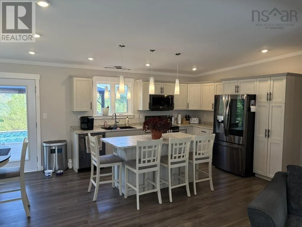 25 Lakewood Drive