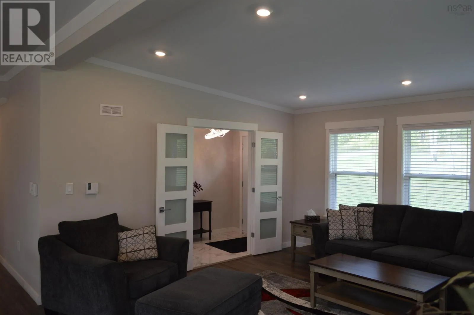 25 Lakewood Drive