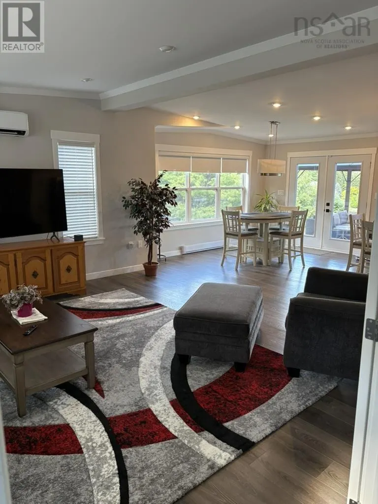 25 Lakewood Drive