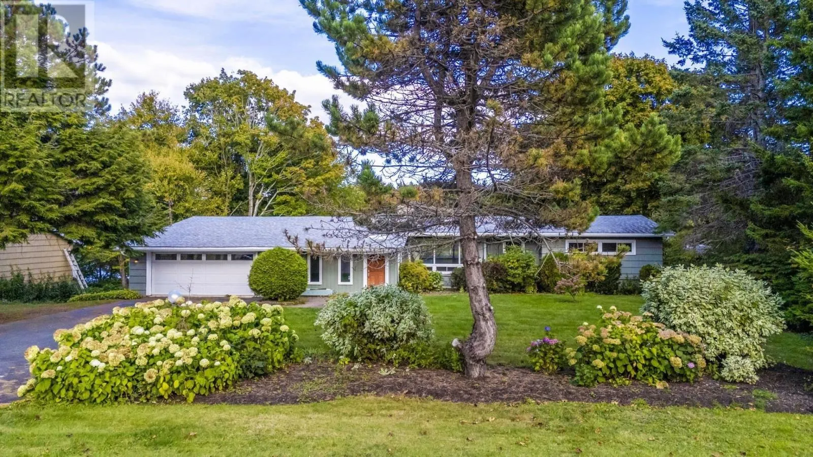 21 Wildwood Boulevard